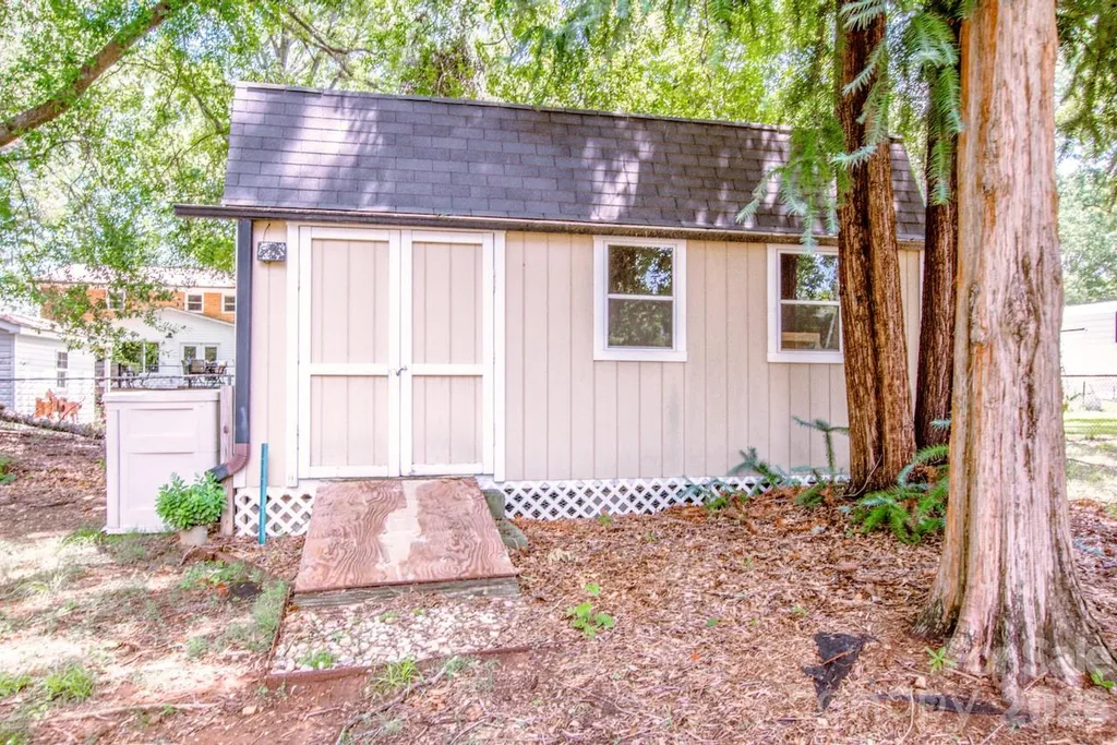 734 Willow Lane Harrisburg NC 28075
