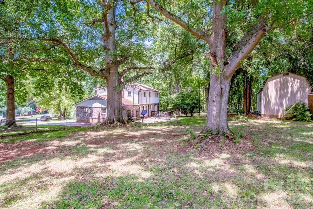 734 Willow Lane Harrisburg NC 28075