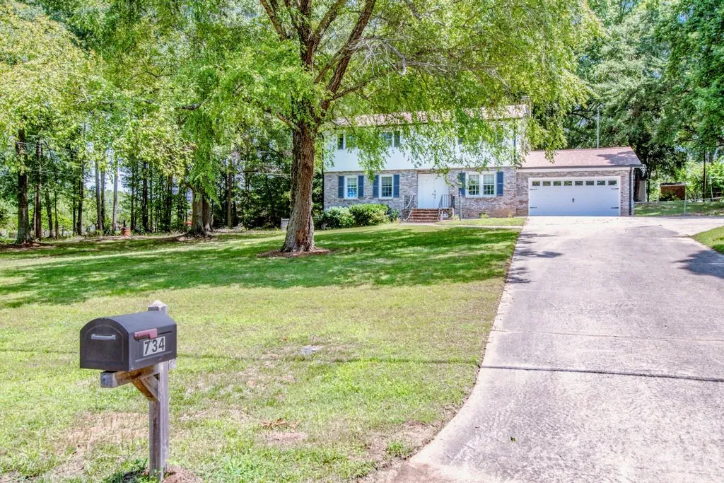 734 Willow Lane Harrisburg NC 28075