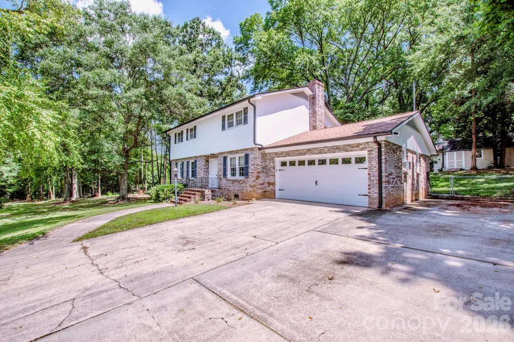 734 Willow Lane Harrisburg NC 28075