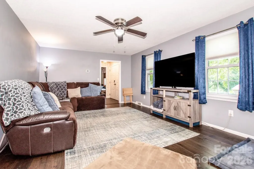 734 Willow Lane Harrisburg NC 28075