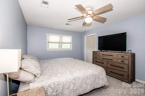 734 Willow Lane Harrisburg NC 28075