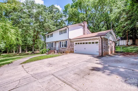 734 Willow Lane Harrisburg NC 28075