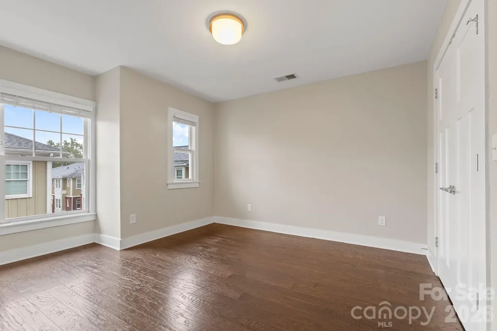 129 Grandin Road Charlotte NC 28208