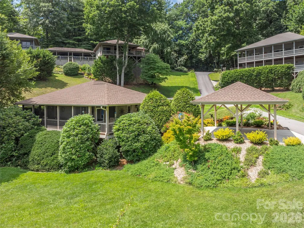 323 Hawks Crest Drive Waynesville NC 28786