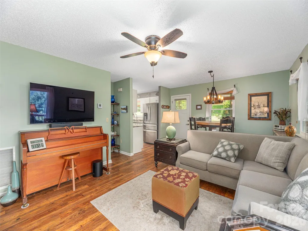 323 Hawks Crest Drive Waynesville NC 28786