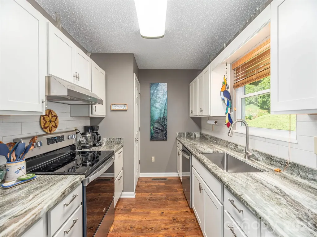 323 Hawks Crest Drive Waynesville NC 28786