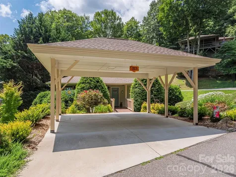 323 Hawks Crest Drive Waynesville NC 28786
