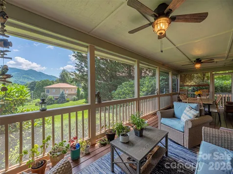 323 Hawks Crest Drive Waynesville NC 28786