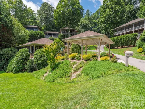 323 Hawks Crest Drive Waynesville NC 28786
