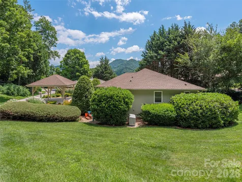 323 Hawks Crest Drive Waynesville NC 28786