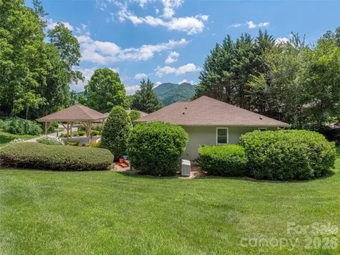 323 Hawks Crest Drive Waynesville NC 28786