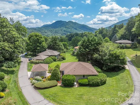 323 Hawks Crest Drive Waynesville NC 28786