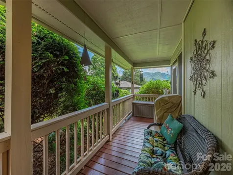 323 Hawks Crest Drive Waynesville NC 28786