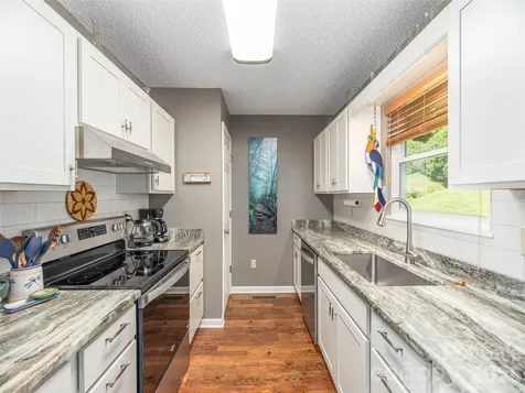 323 Hawks Crest Drive Waynesville NC 28786
