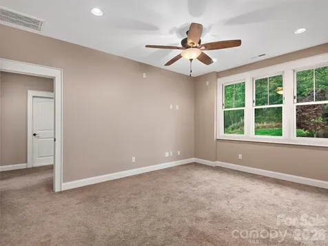 91 Watershed Way Horse Shoe NC 28742