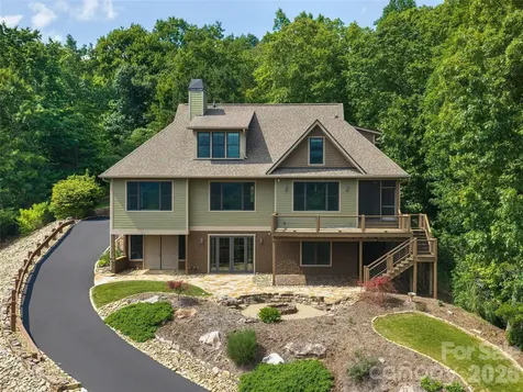 91 Watershed Way Horse Shoe NC 28742