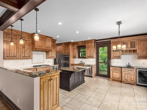 91 Watershed Way Horse Shoe NC 28742
