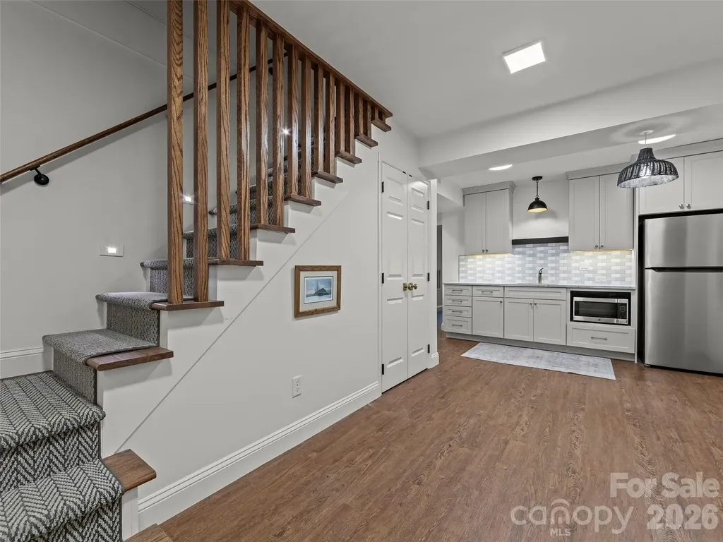 30 White Oak Road Asheville NC 28803