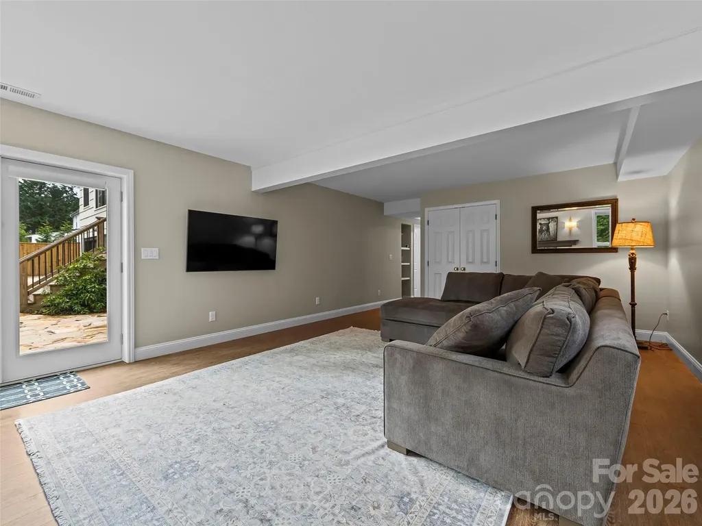 30 White Oak Road Asheville NC 28803