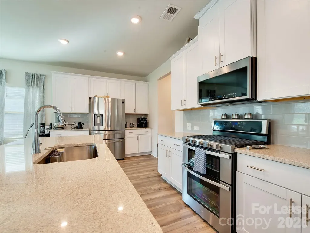 4009 Woodland View Drive Charlotte NC 28215