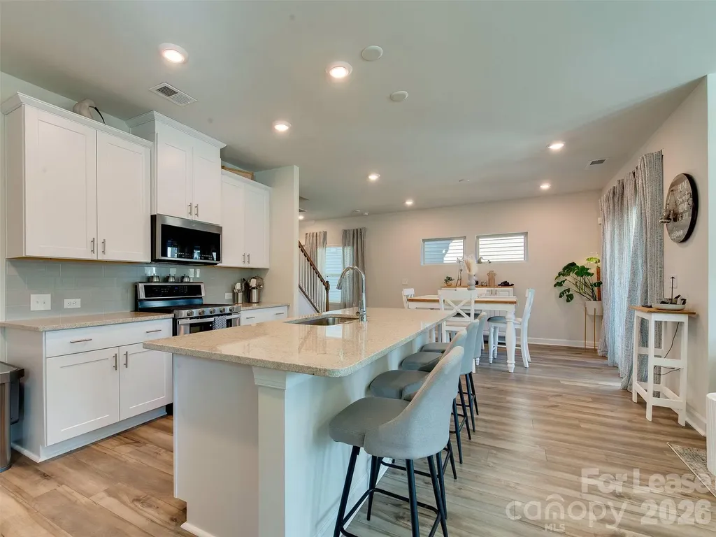 4009 Woodland View Drive Charlotte NC 28215