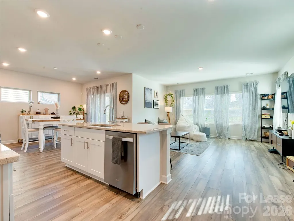 4009 Woodland View Drive Charlotte NC 28215