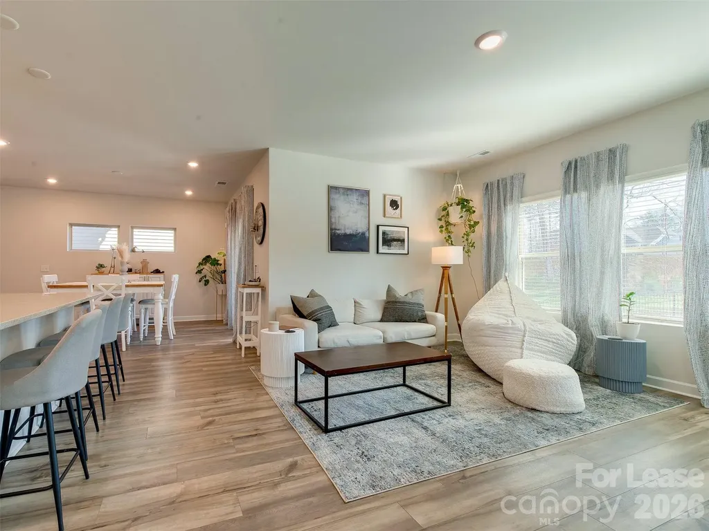 4009 Woodland View Drive Charlotte NC 28215