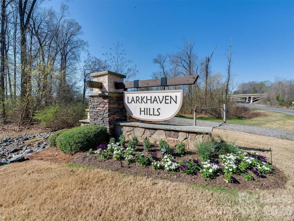 4009 Woodland View Drive Charlotte NC 28215