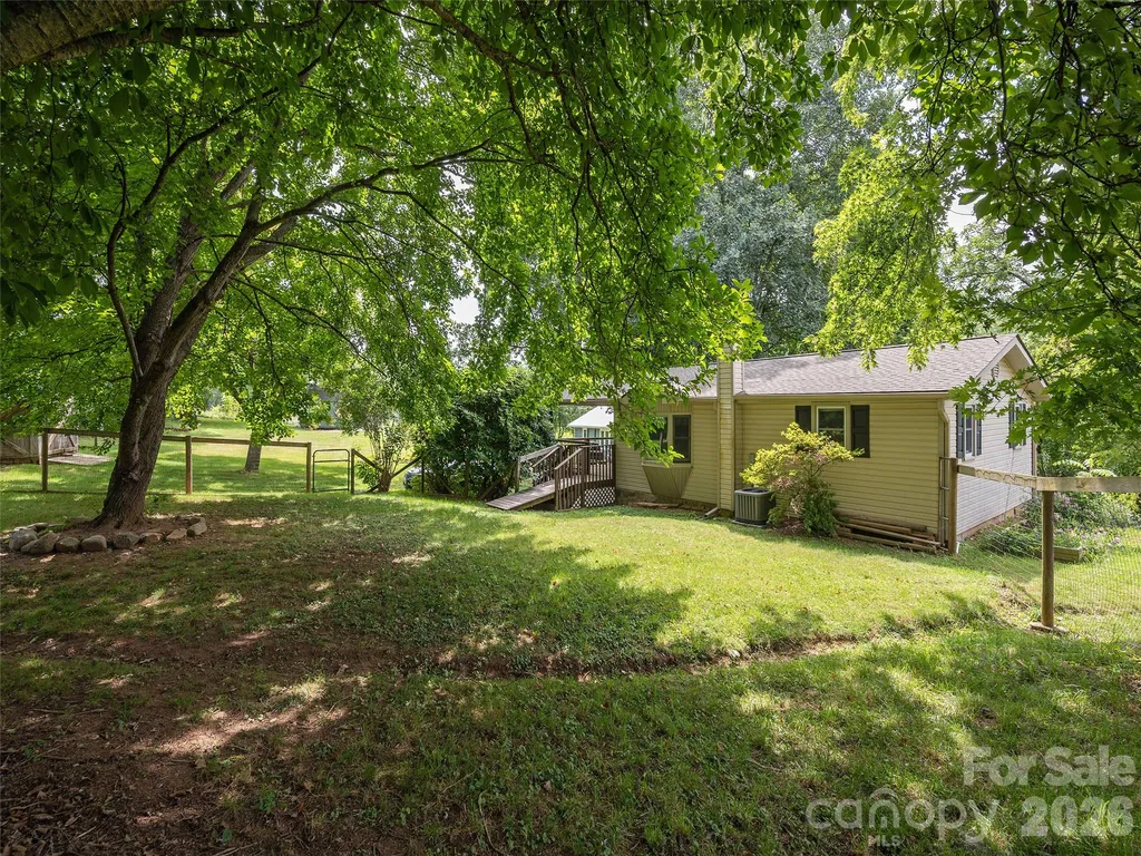 340 Mauney Cove Waynesville NC 28786