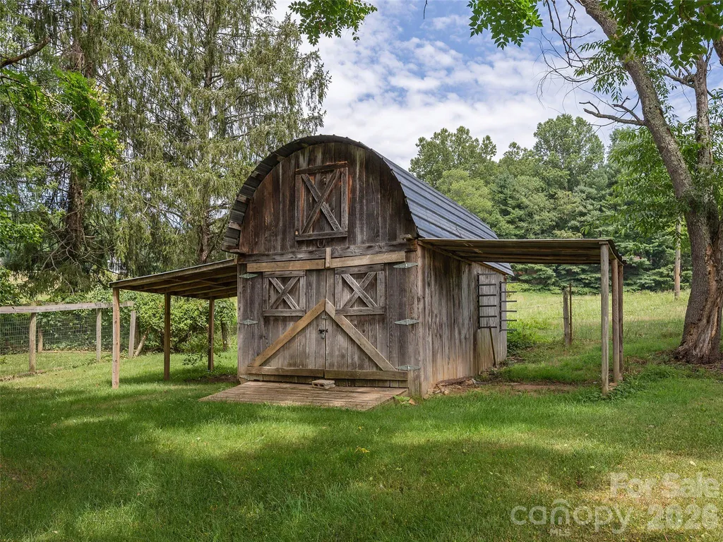 340 Mauney Cove Waynesville NC 28786