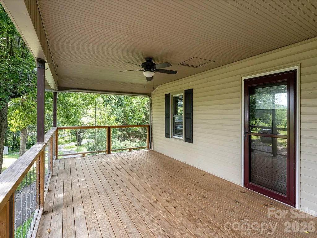 340 Mauney Cove Waynesville NC 28786