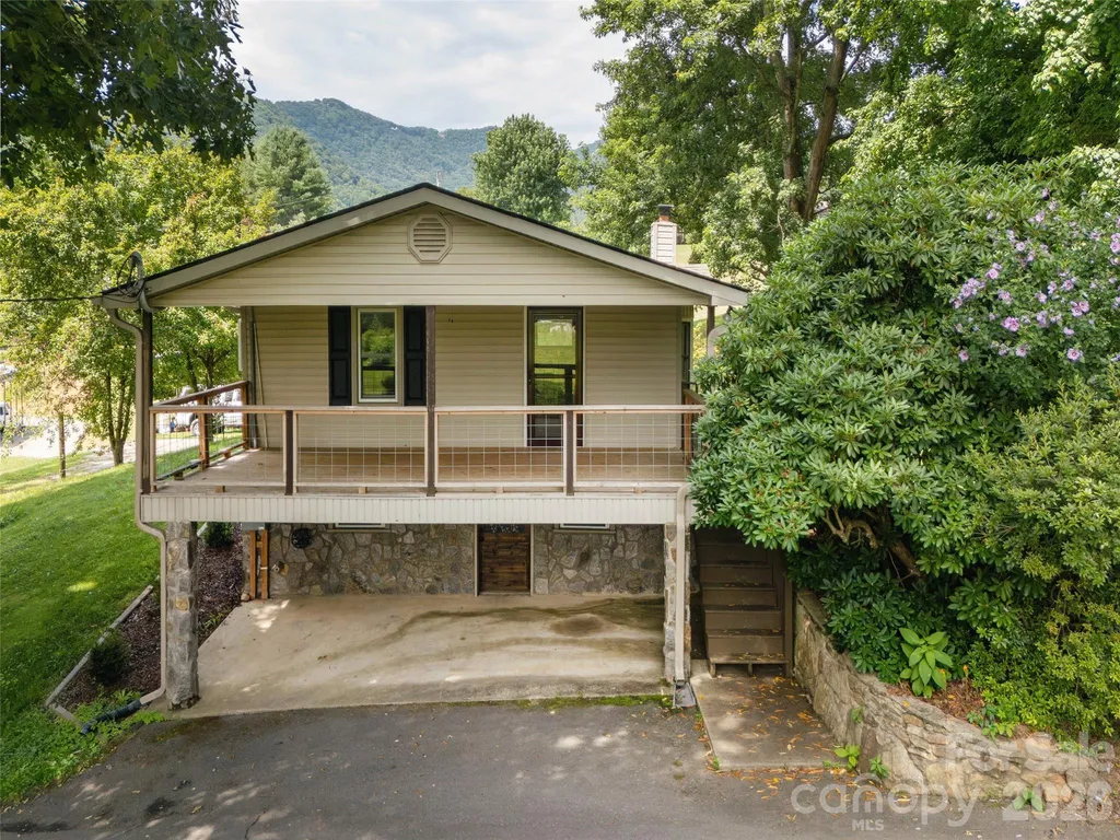 340 Mauney Cove Waynesville NC 28786
