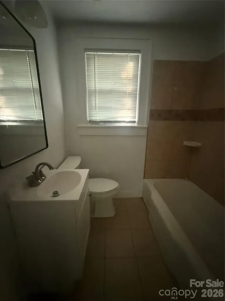 112 10th Avenue SE Hickory NC 28602