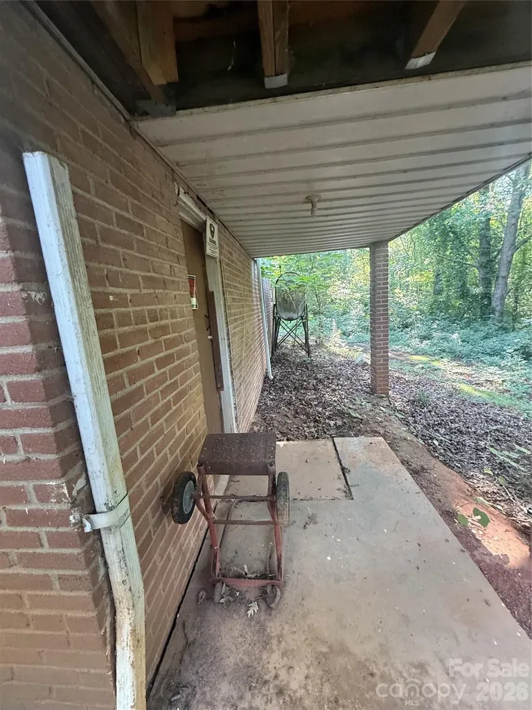 112 10th Avenue SE Hickory NC 28602
