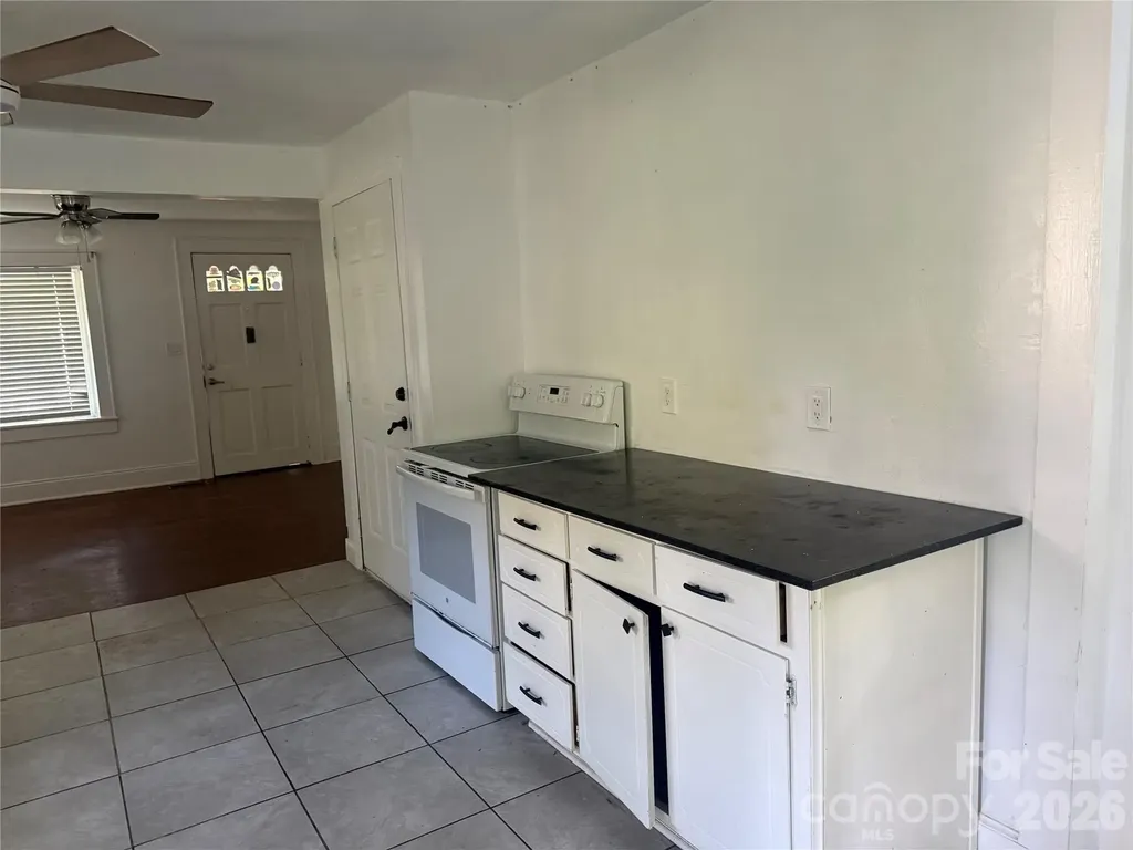 112 10th Avenue SE Hickory NC 28602