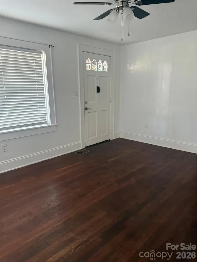 112 10th Avenue SE Hickory NC 28602