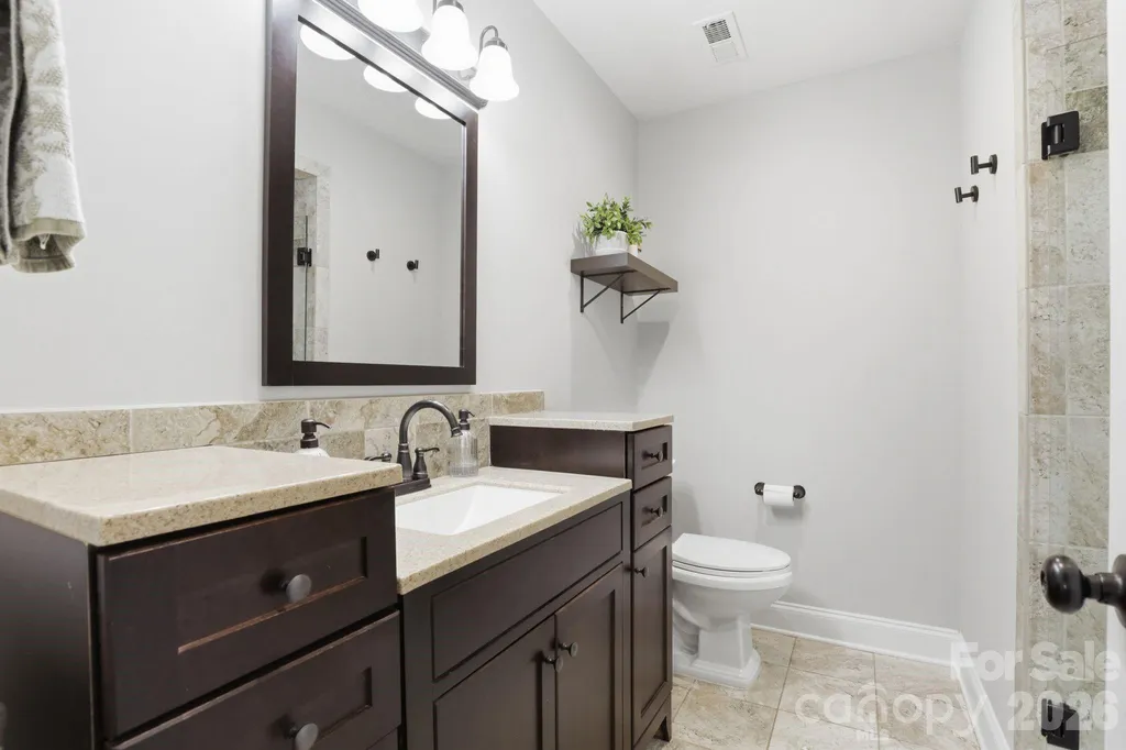 4927 Farm Pond Lane Charlotte NC 28212
