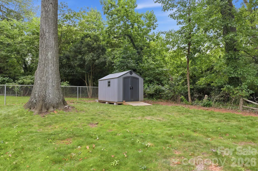 4927 Farm Pond Lane Charlotte NC 28212