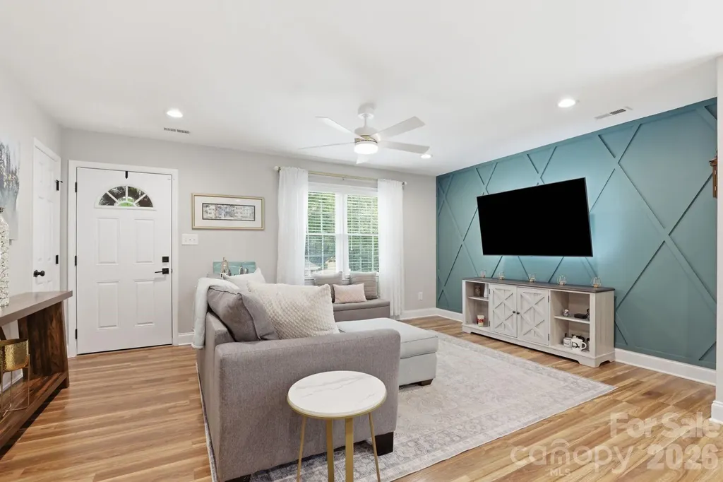 4927 Farm Pond Lane Charlotte NC 28212