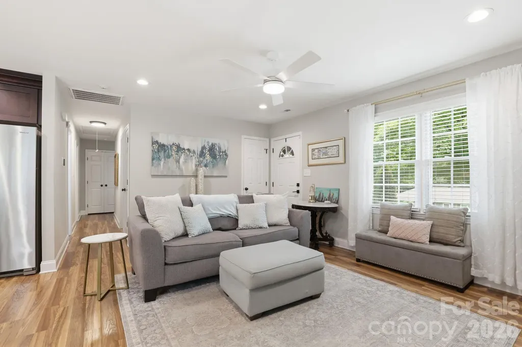 4927 Farm Pond Lane Charlotte NC 28212