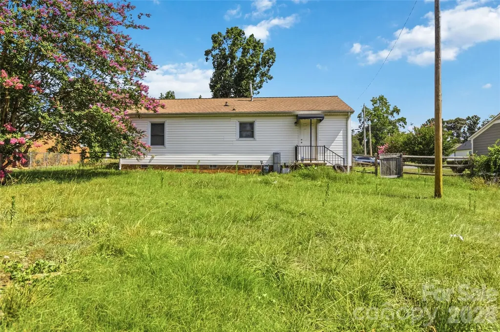 1317 Reid Street Statesville NC 28677