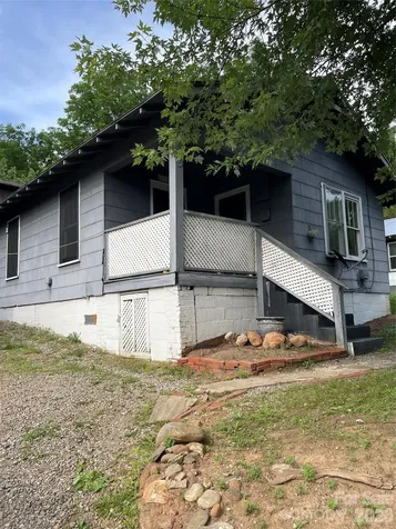 33 Holtzclaw Street Canton NC 28716
