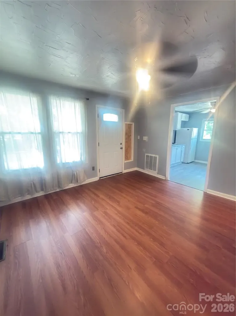 618 S Center Street Hickory NC 28602