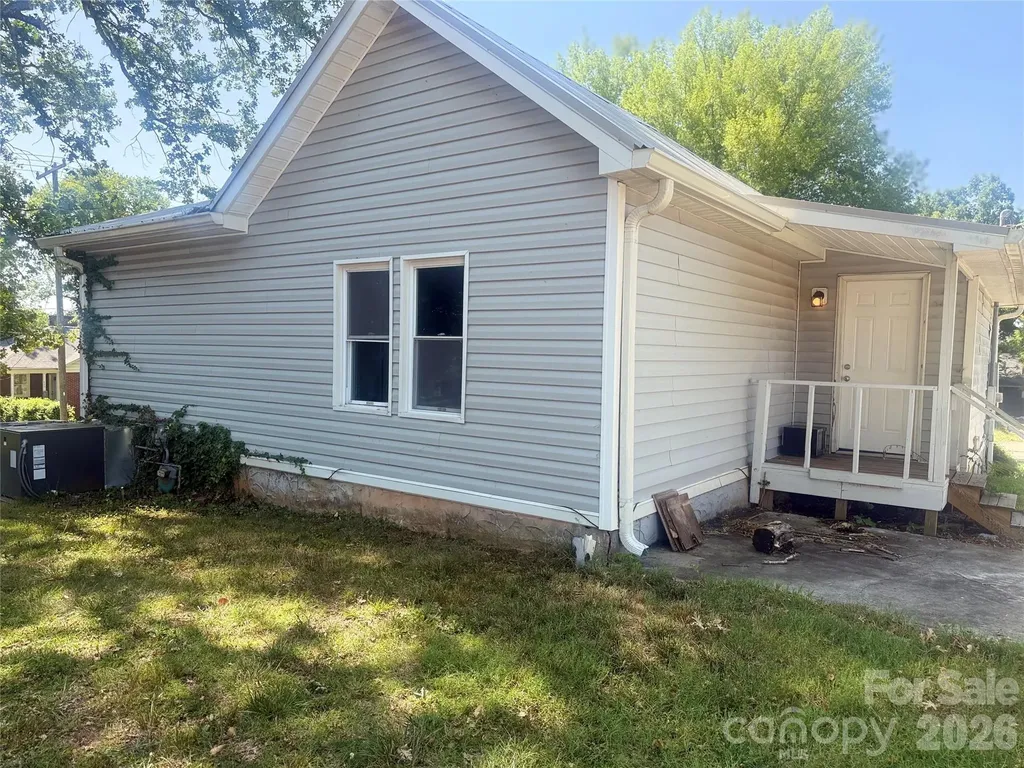 618 S Center Street Hickory NC 28602