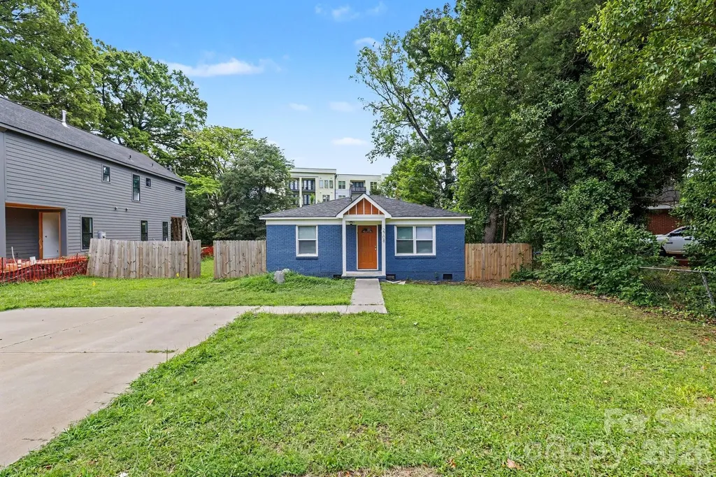 2708 Catalina Avenue Charlotte NC 28206