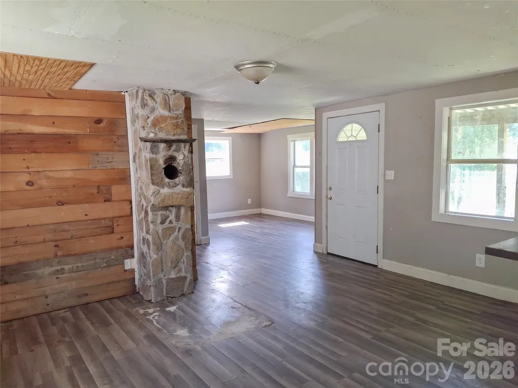 2795 Old Henson Cove Road Canton NC 28716