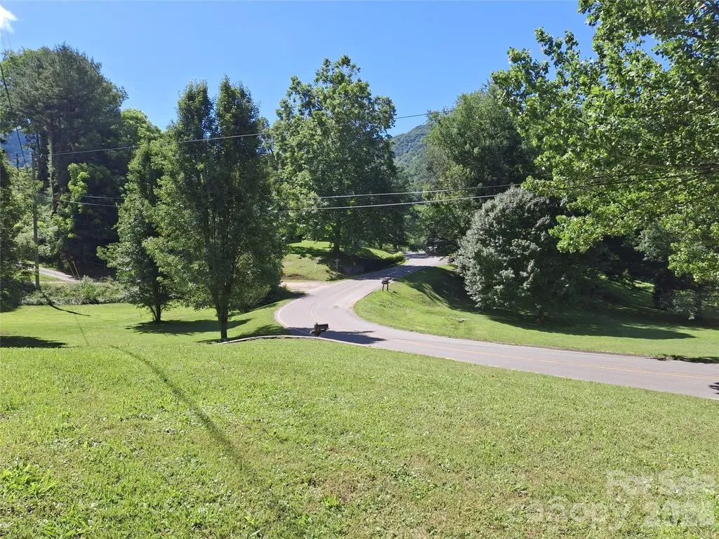 2795 Old Henson Cove Road Canton NC 28716