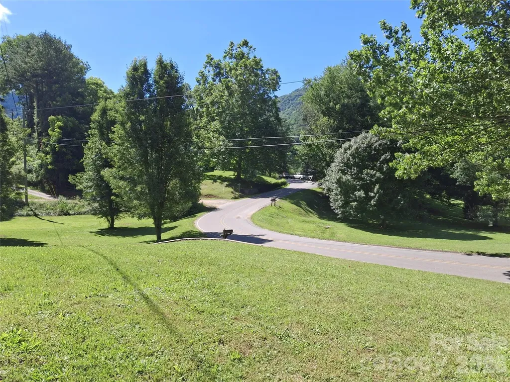 2795 Old Henson Cove Road Canton NC 28716