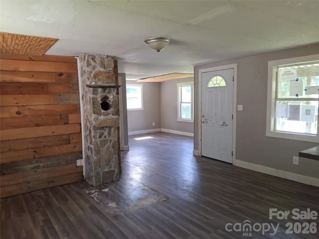 2795 Old Henson Cove Road Canton NC 28716